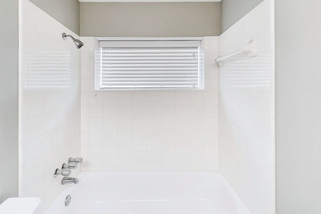 Building Photo - 3-Bedroom Home for Lease in Carrollton – U...