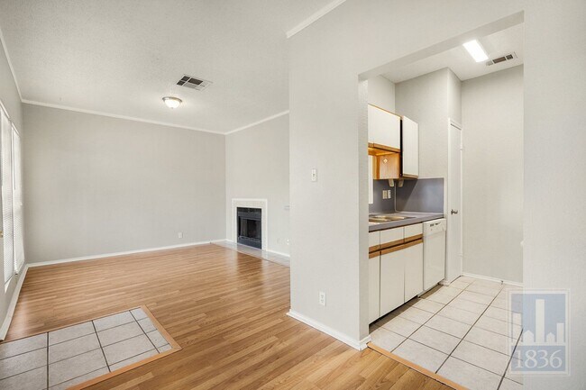 Building Photo - 2804 Rio Grande St