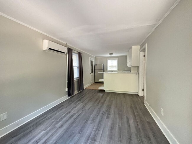 Building Photo - Available now. WATER & SEWER INCLUDED! Gre...
