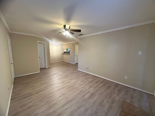 Building Photo - 2 Bed Unit For Rent With Community Pool - ...