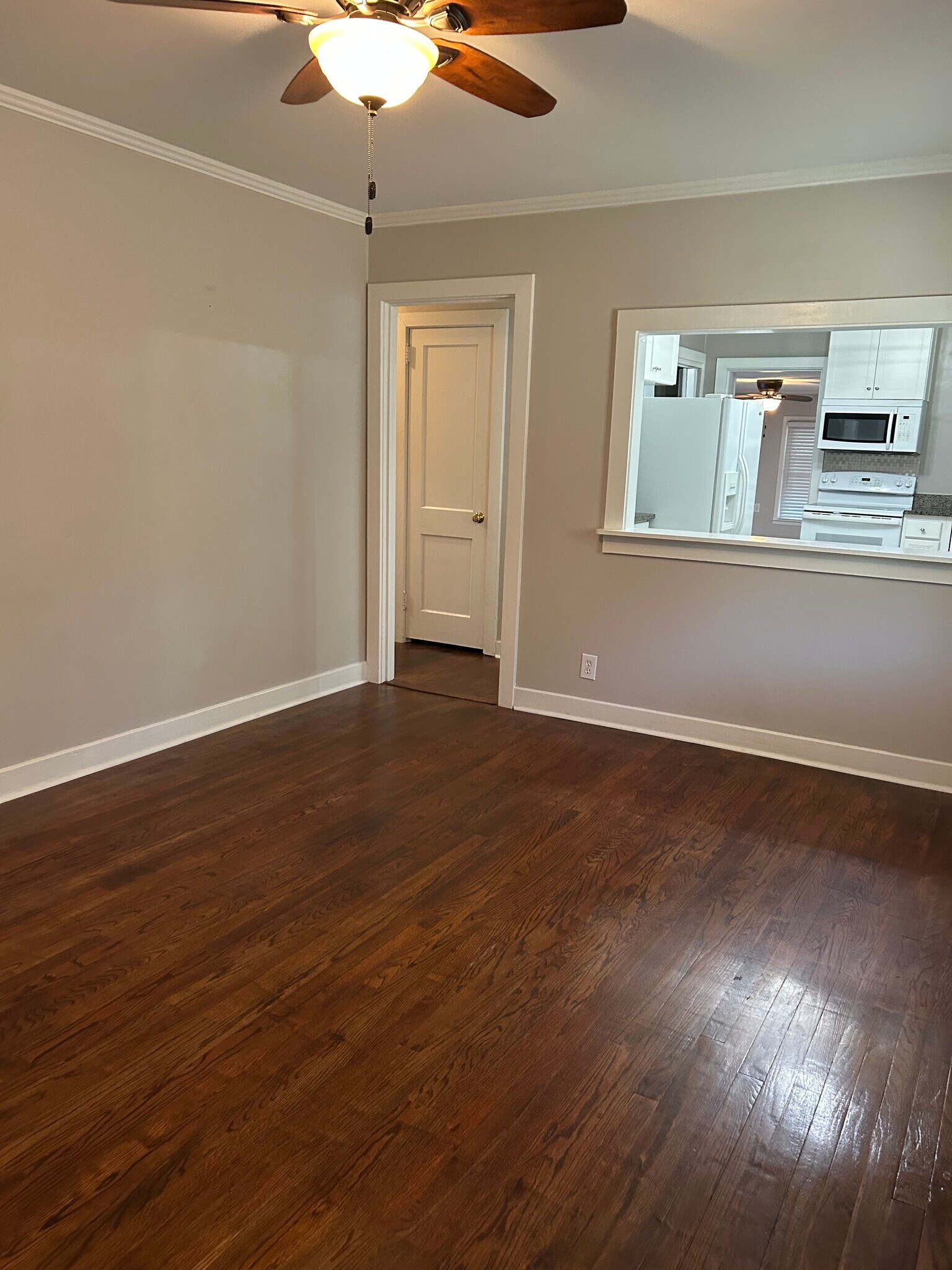 Building Photo - 661 Adluh St