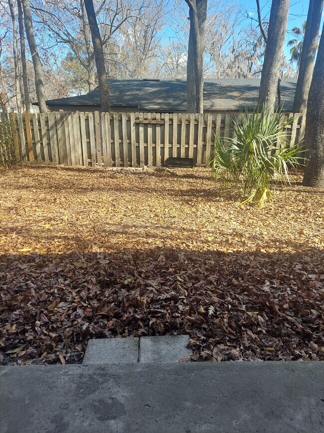 Building Photo - 915 SW 61st St