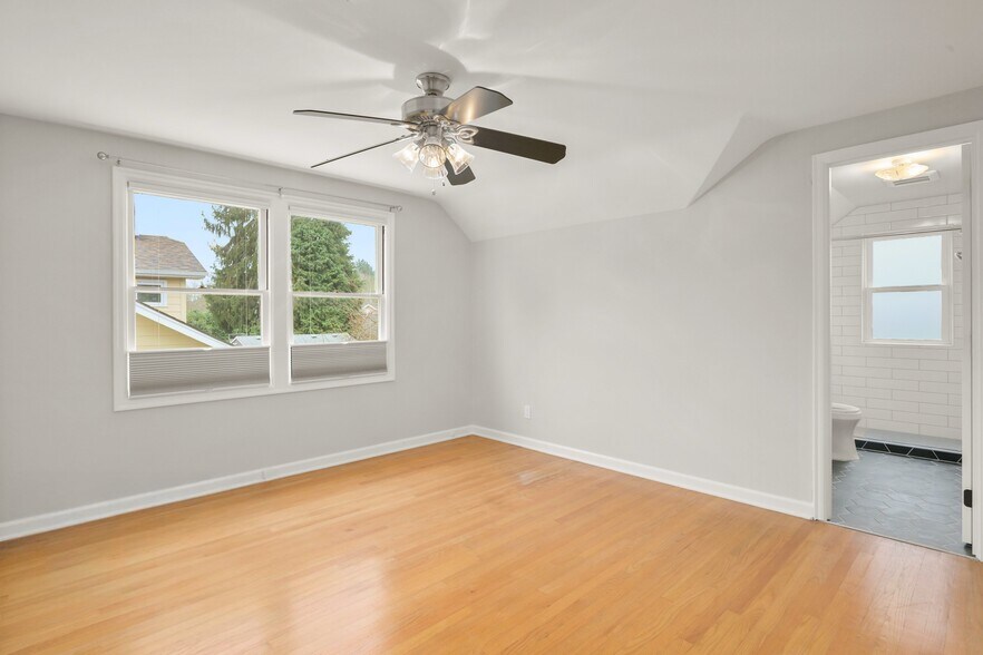 Building Photo - 3837 NE 17th Ave