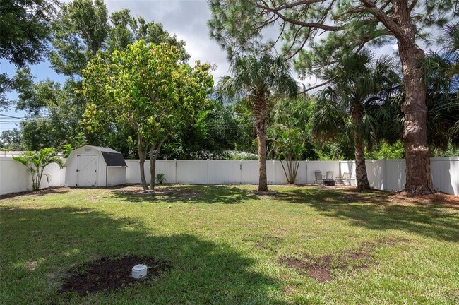 Building Photo - 5840 Dartmouth Ave N