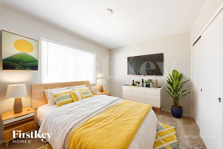 Building Photo - 14016 N 33rd Dr