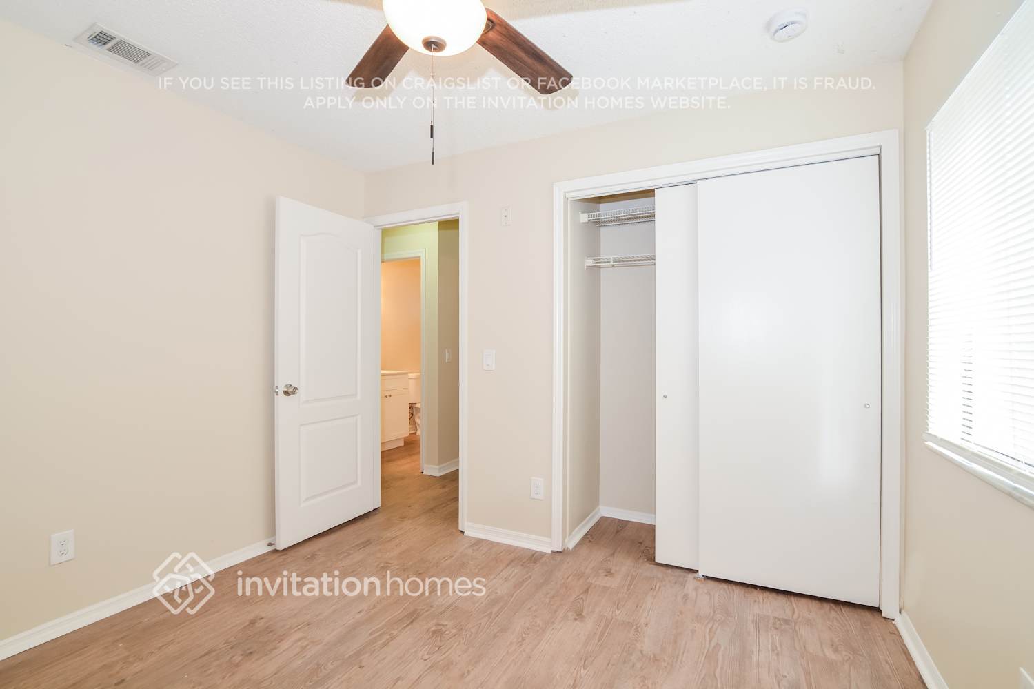 Building Photo - 203 N Lake Ct