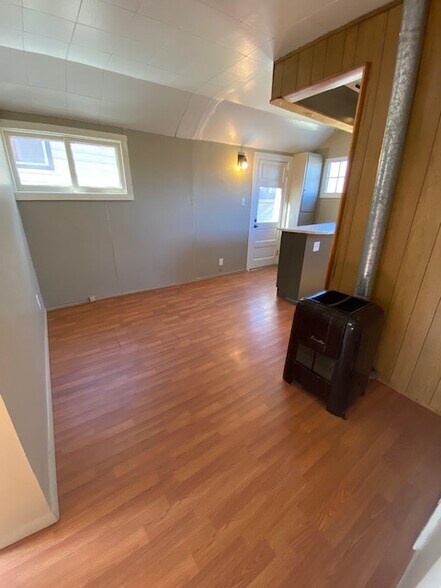 Building Photo - 808 Midland Ave