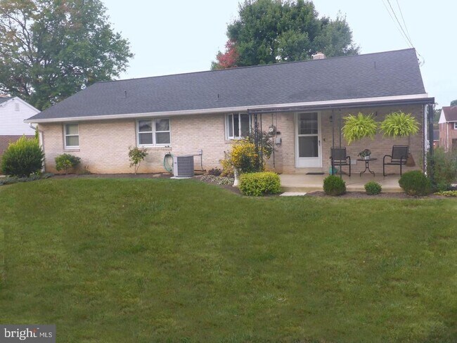 Building Photo - 25 Homestead Dr