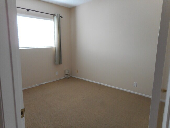Building Photo - 2215 Clark Ln