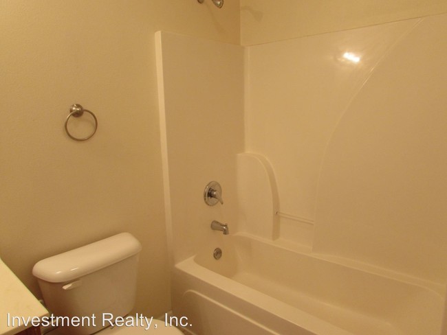 Building Photo - 3 br, 2 bath House - 101 Valley Way Dr.