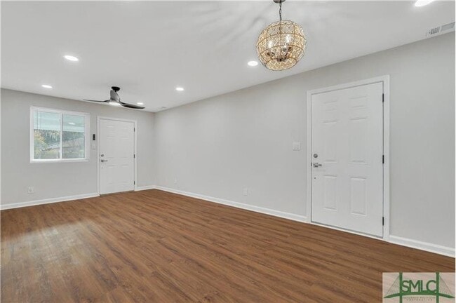 Building Photo - 206 Seminole St