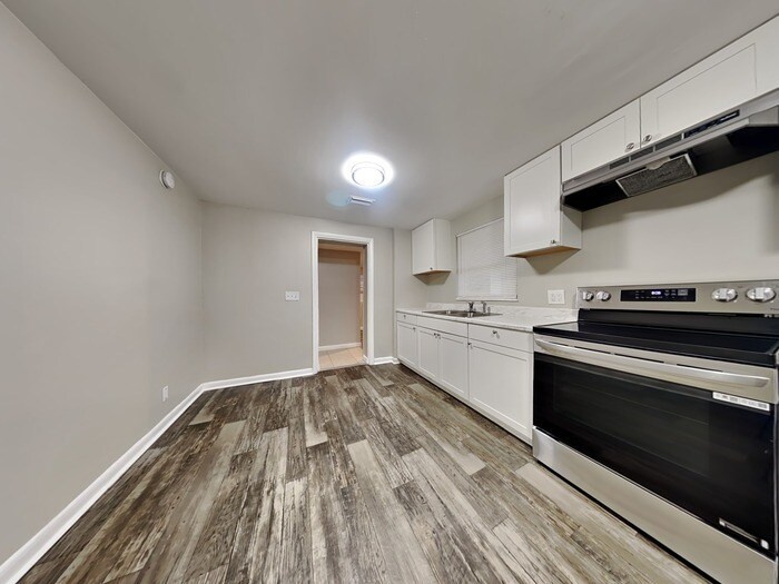 Building Photo - 7047 Sonora Dr N