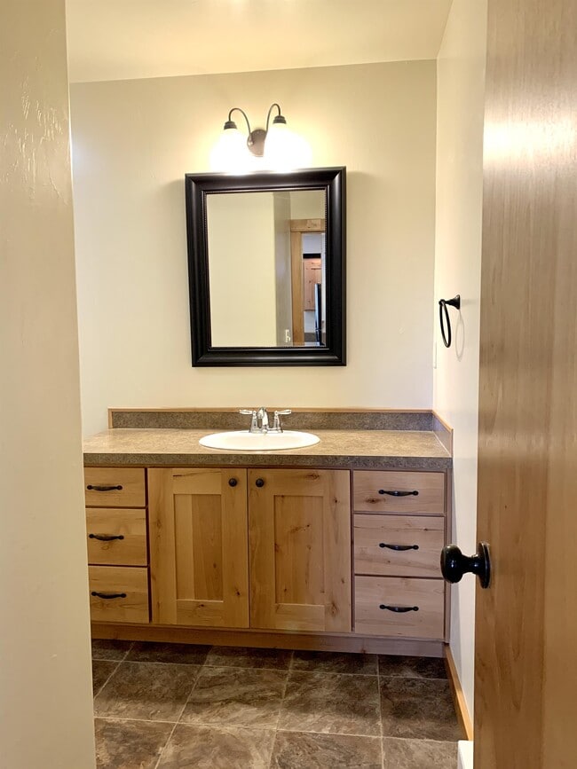 Building Photo - 1234 Phoenix Ave