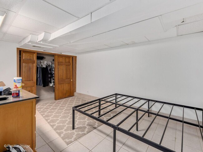 Building Photo - 405 Greenfield Ave