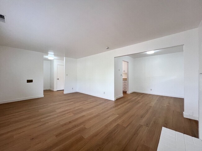 Building Photo - Updated Three Bedroom Napa Home