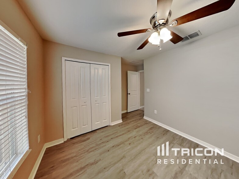 Building Photo - 11046 Standing Stone Dr