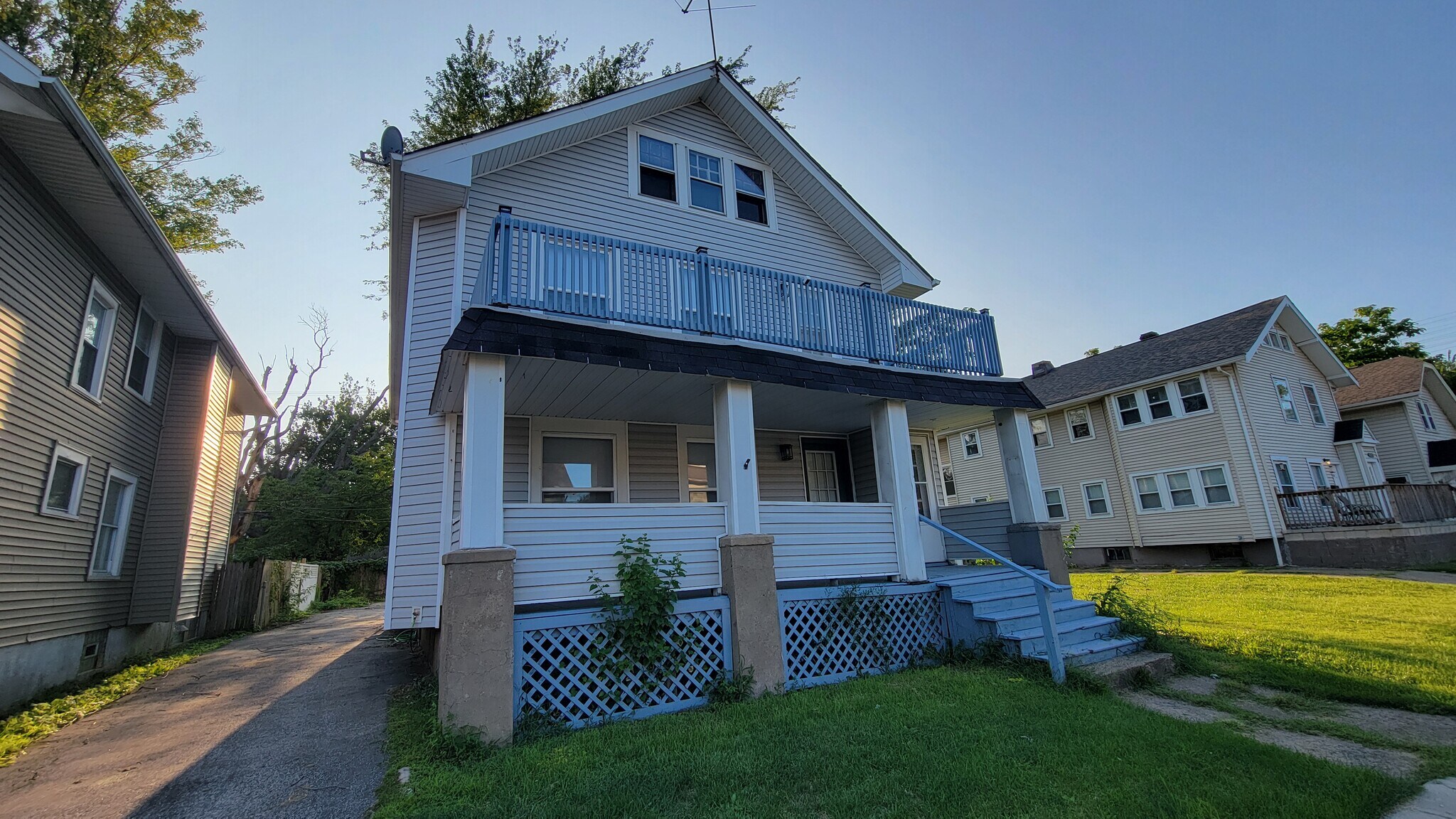 Building Photo - 1276 W 89th St