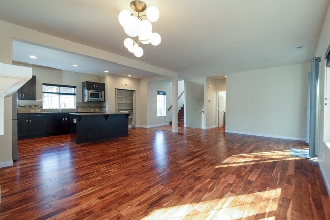 Building Photo - 6733 37th Ave S