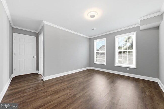 Building Photo - 3524 Meadowside Ave