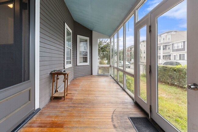 Building Photo - 247-249 Park St