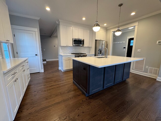 Building Photo - 67 W Sunset Ave