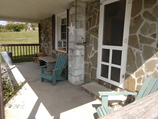 Building Photo - 208 Co Rd 46