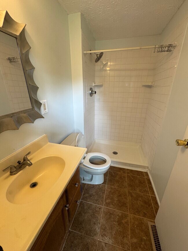 Building Photo - 6911 Sequoia Ct