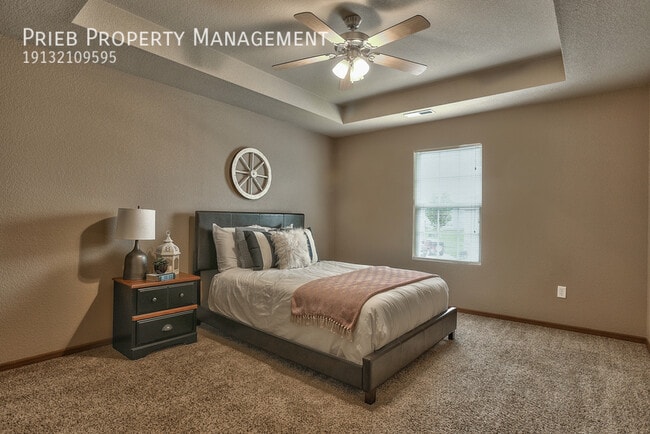 Building Photo - 856 S Woodson Ct