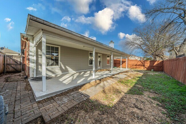 Building Photo - Move-In Ready 4BR/2BA Home in Crowley, TX