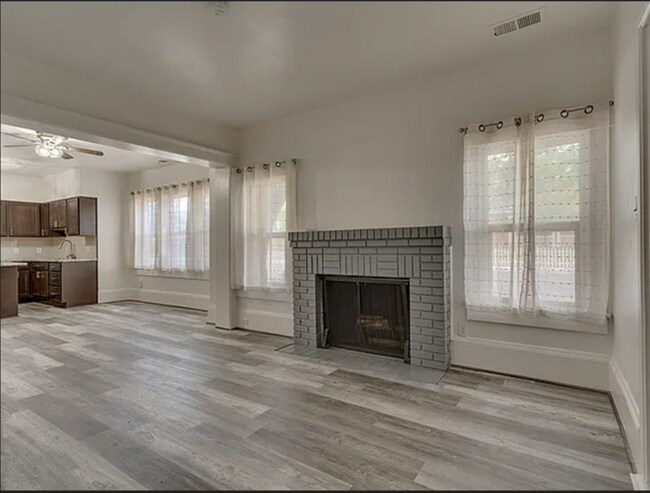 Building Photo - Beautiful Remodeled 2 Bedroom Home in Reno's Desirable Old Southwest