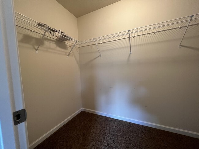 Building Photo - 326 Falcon Run