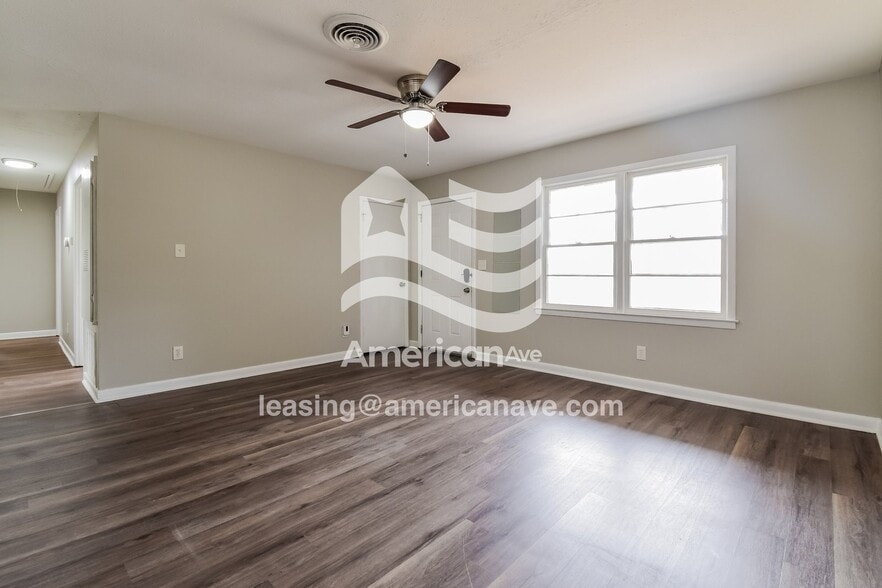 Building Photo - 4838 Chapman St