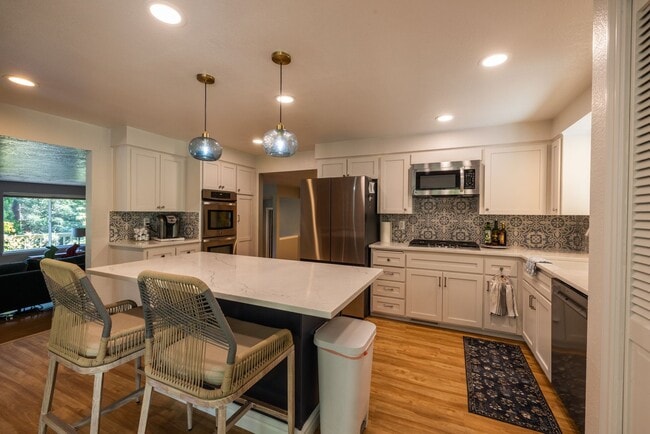 Building Photo - Rare Rental Opportunity: Premium 4-BR Home with Panoramic Views