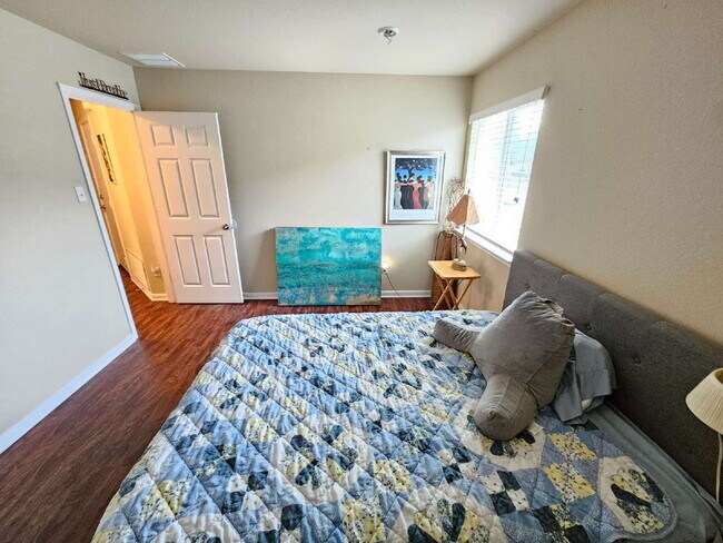 Building Photo - Charming 3-Bed Oasis in Lockhart with Styl...
