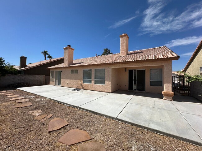 Building Photo - Vista Del Sol-Phase 8