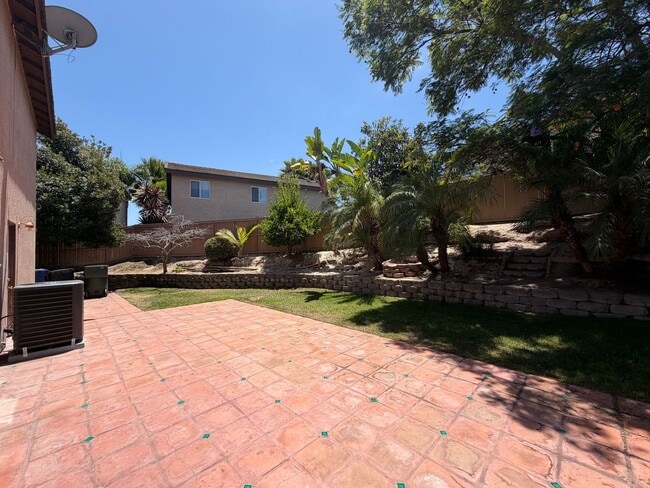 Building Photo - Two-story home in Eastlake
