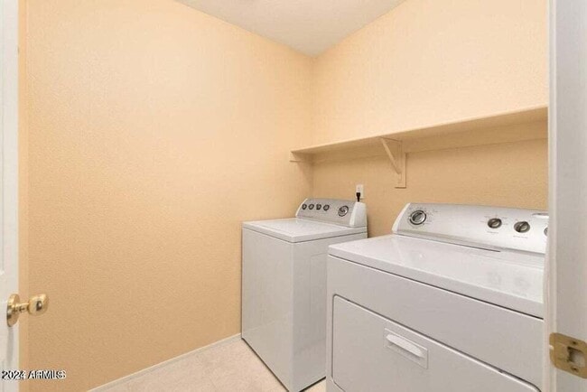 Building Photo - 2690 S Southwind Dr