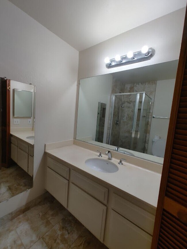 Building Photo - U{COMMING - PEACEFUL 2BD/2BA CONDO NEAR TH...