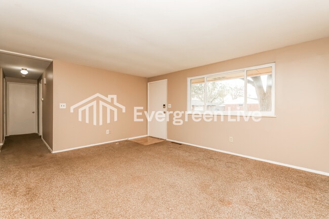 Building Photo - 6712 Hubbard Dr