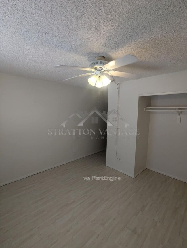 Building Photo - 545 W 16th Ave