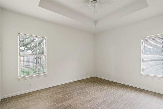 Building Photo - 104 Painted Rock