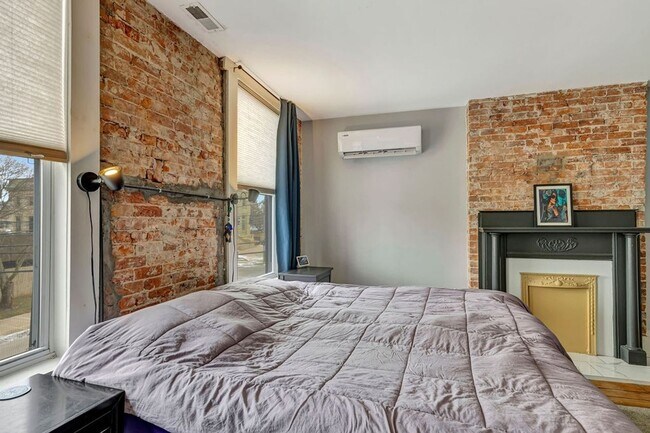 Building Photo - Charming 3BR Duplex in Covington