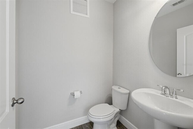 Building Photo - 15591 Honeybell Dr