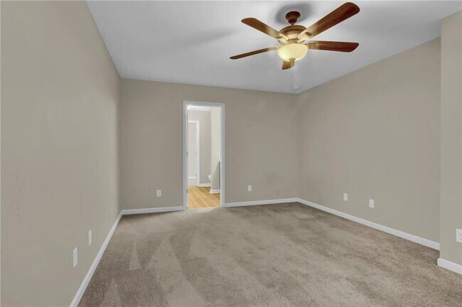 Building Photo - 749 Scotland Dr