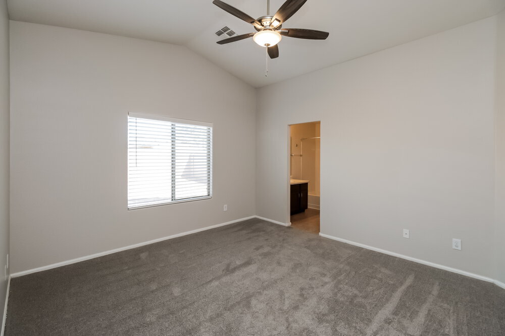 Building Photo - 1658 E Shari St