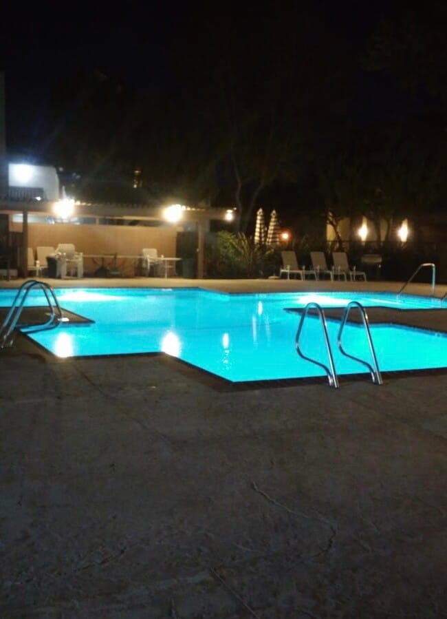 Building Photo - 3701 Colonial Dr