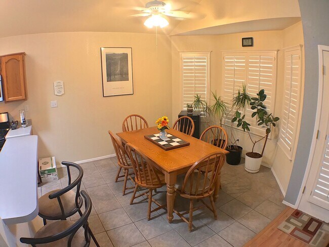 Building Photo - East El Paso 3 bed Refrig A/C