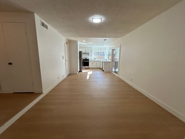Building Photo - Beautifully Renovated 4 Bedroom 2 Bath Sin...