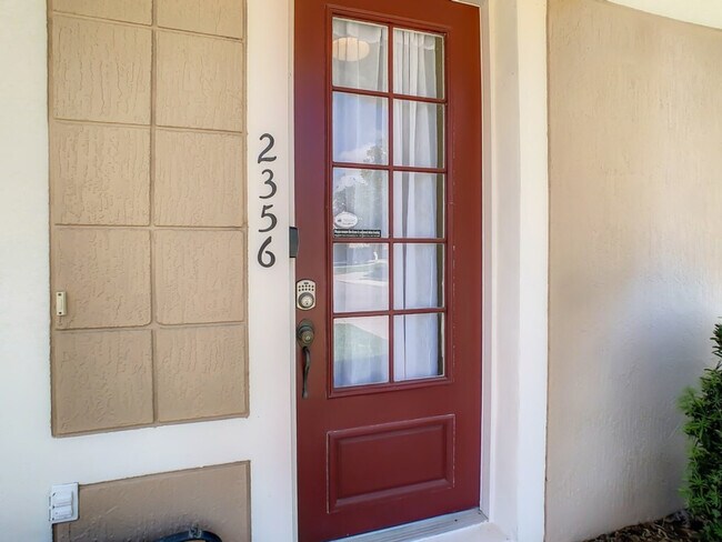 Building Photo - 2356 Silver Palm Dr