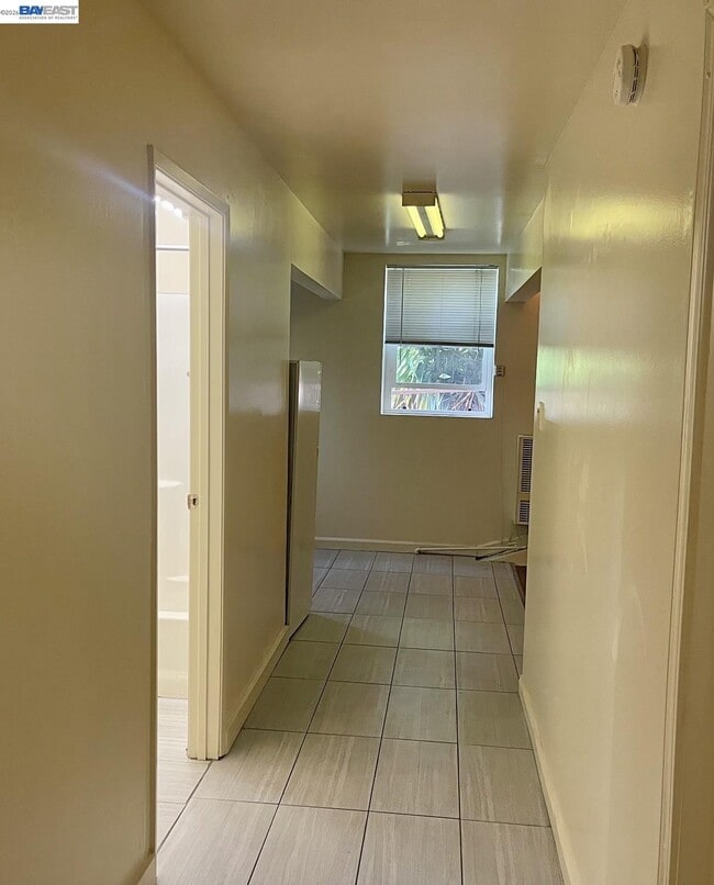 Building Photo - 16845 Robey Dr